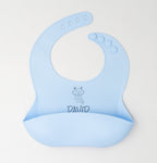 Silicone bib with a wide pocket