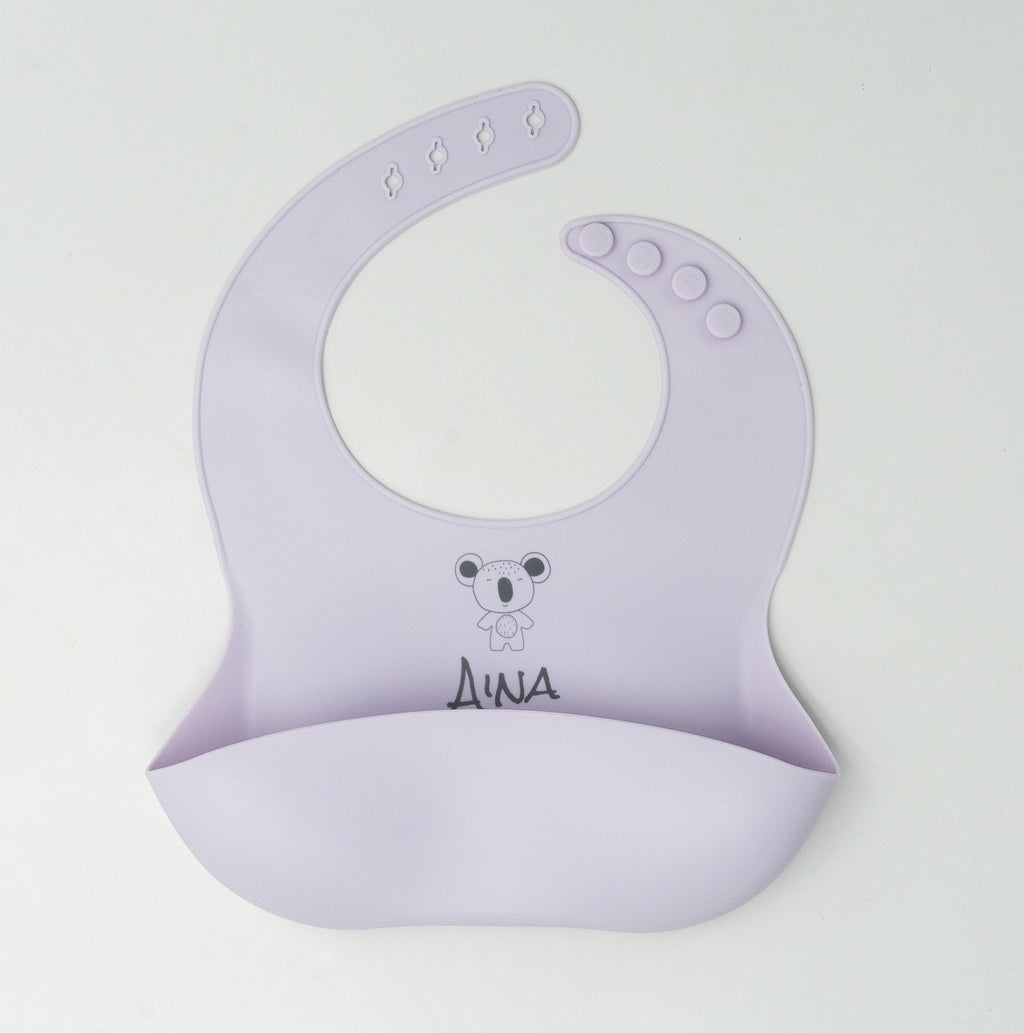 Silicone bib with a wide pocket