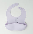 Silicone bib with a wide pocket