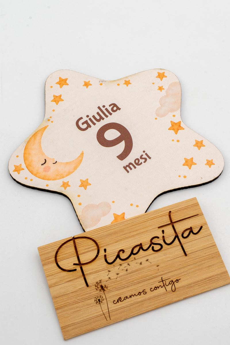 Personalised wooden baby milestone discs