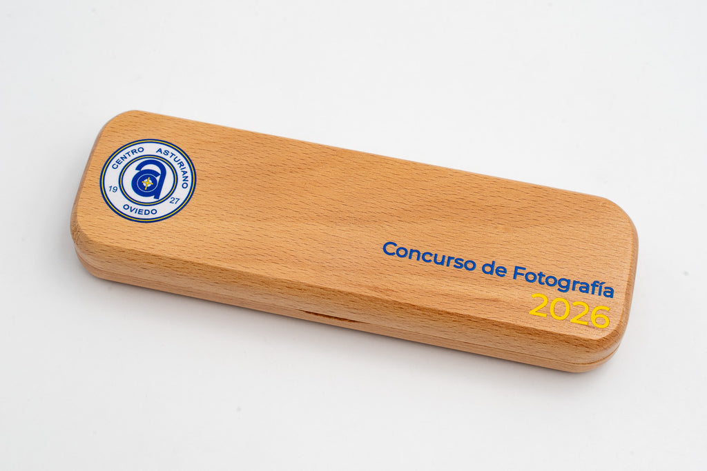 Case with a coloured logo and text for a photography competition.