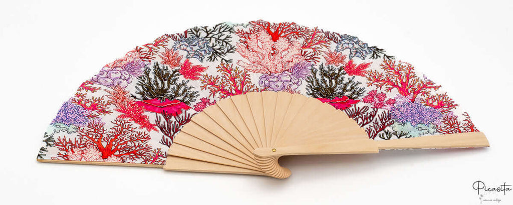 abanicos_de_madera_y_tela_estampados_personalizados