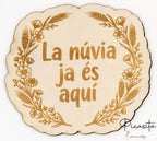 Cartel Aqui Llega la Novia