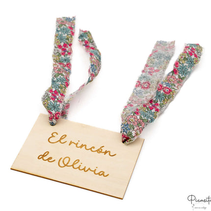 Cartel de Rincones con Nombres en Madera