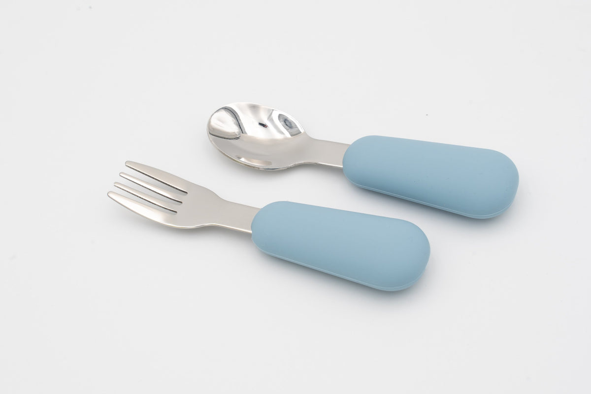 Blue spoon and fork with short silicone handles, without visible engraving