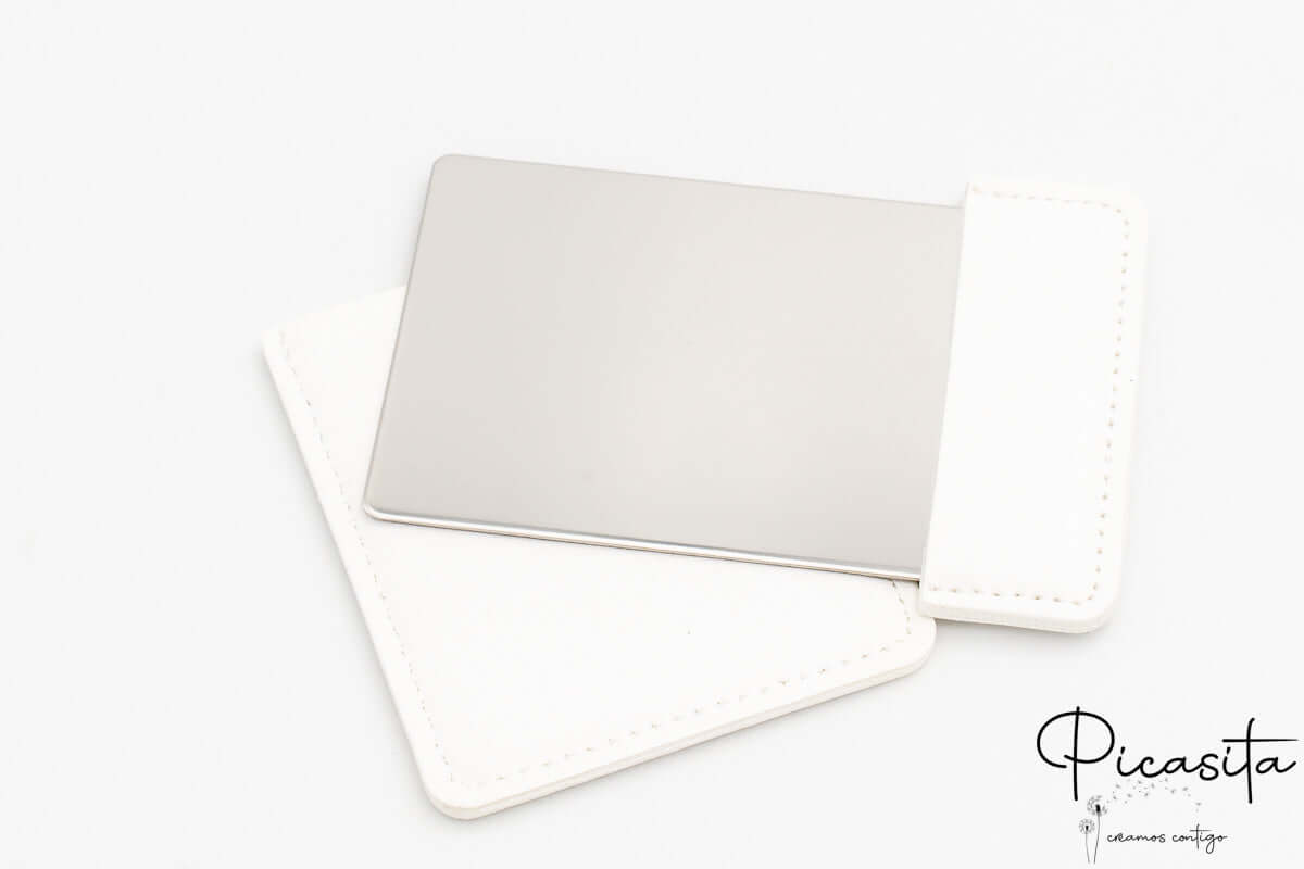 Espejo Rectangular de Acero y Cuero PU