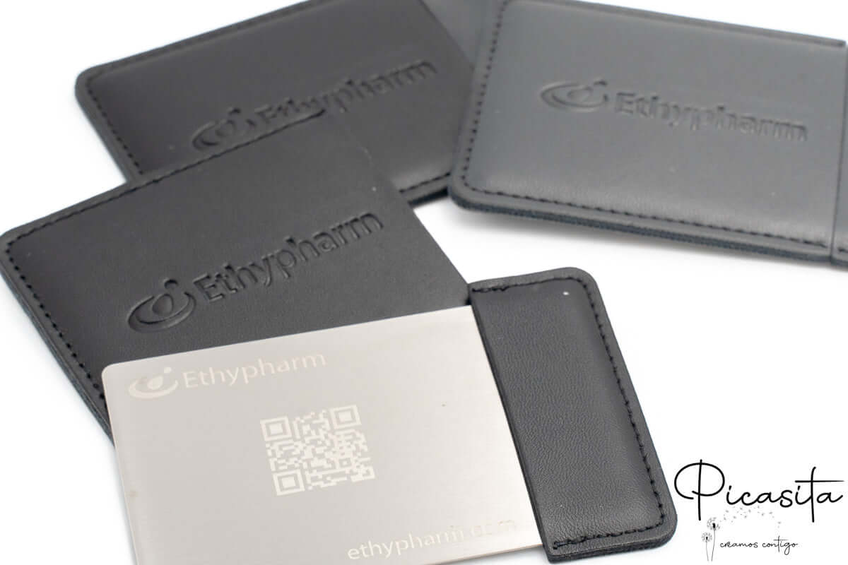 Espejo Rectangular de Acero y Cuero PU