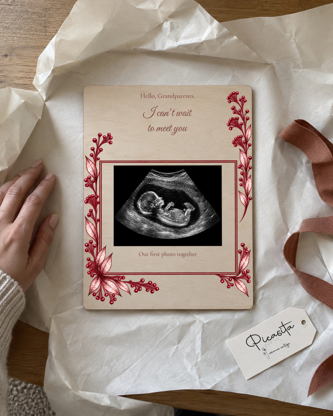 Simulated preview: First photo on Plywood, 15 × 20 cm, with an illustrative synthetic ultrasound. Gift scene.