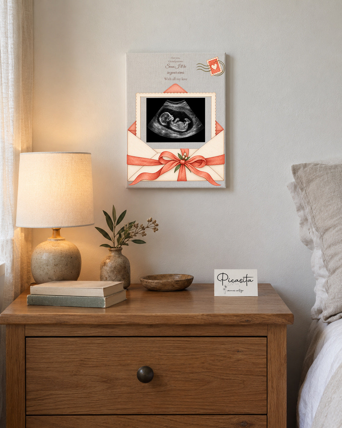 Simulated preview: Letter from baby on Canvas, 15 × 20 cm, with an illustrative synthetic ultrasound. Wall scene.