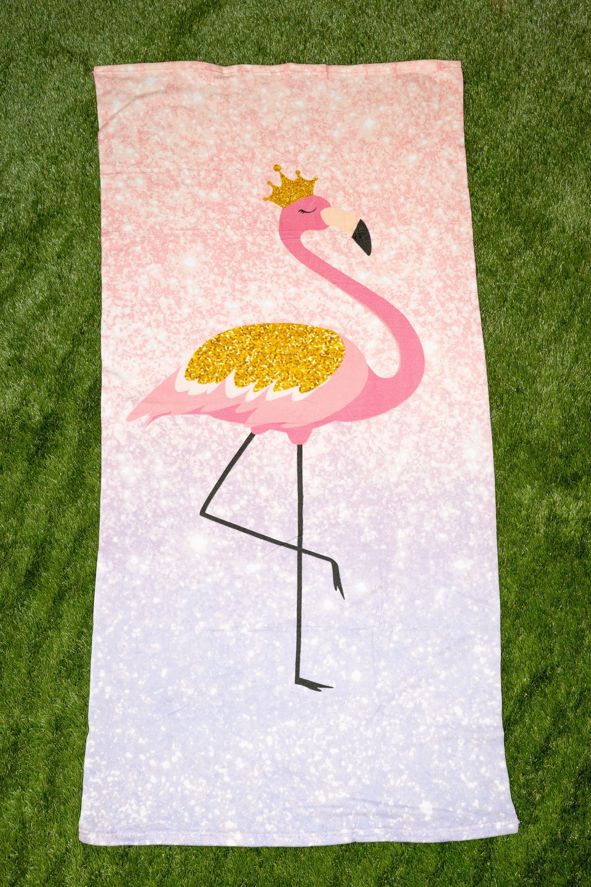 Towel with a pink-to-lilac gradient and a flamingo wearing a gold crown