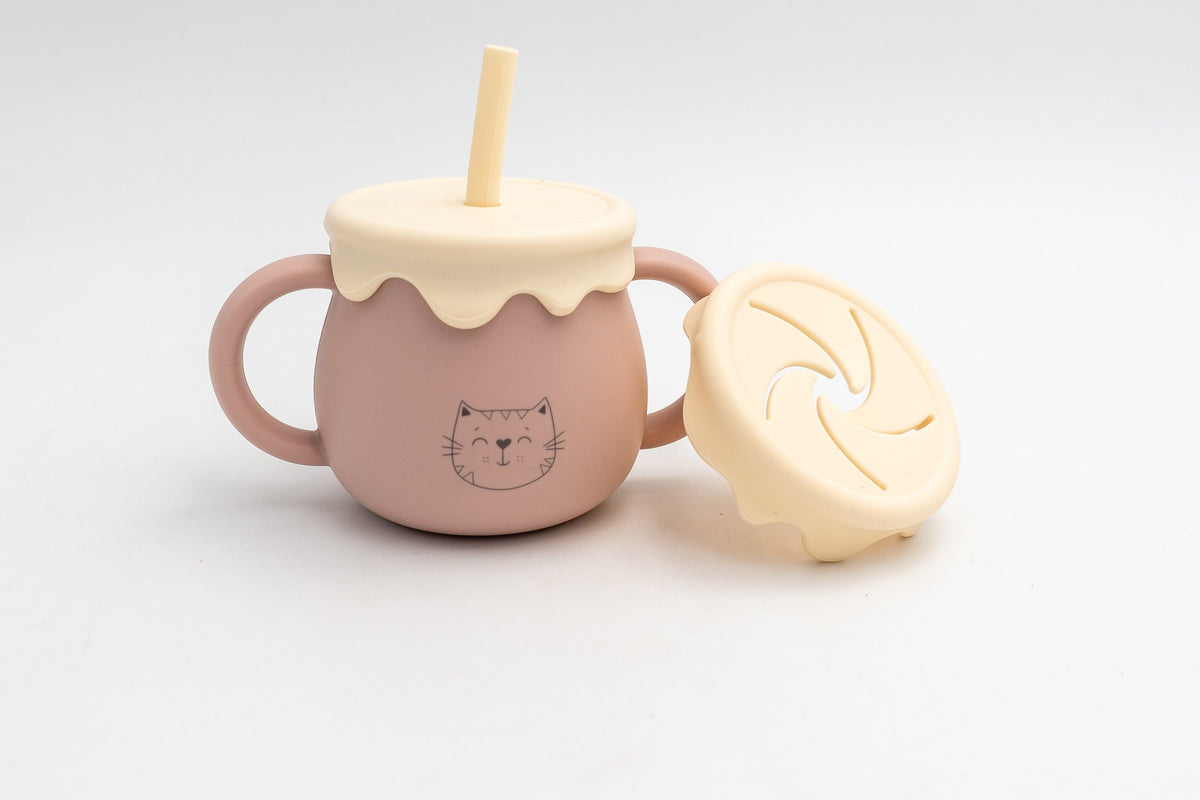 Vaso rosa claro personalizado con gato, pajita y tapa radial para snacks